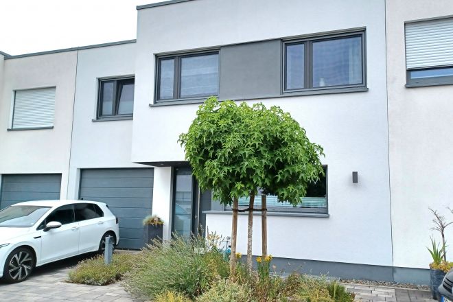 ** LUXUS pur ** Einfamilienhaus mit Pool in absoluter Toplage von Oberhausen-Schmachtendorf!